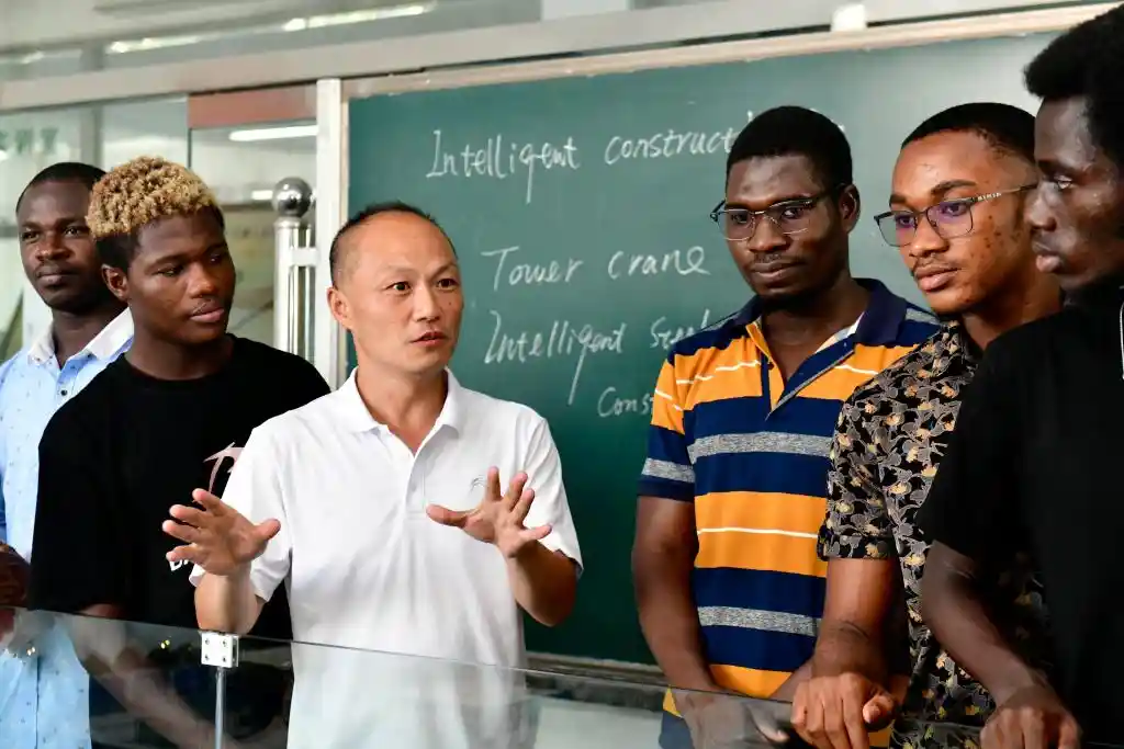 全球女性力量崛起！加纳总统马哈马亲述北京世妇会如何改写世界议程