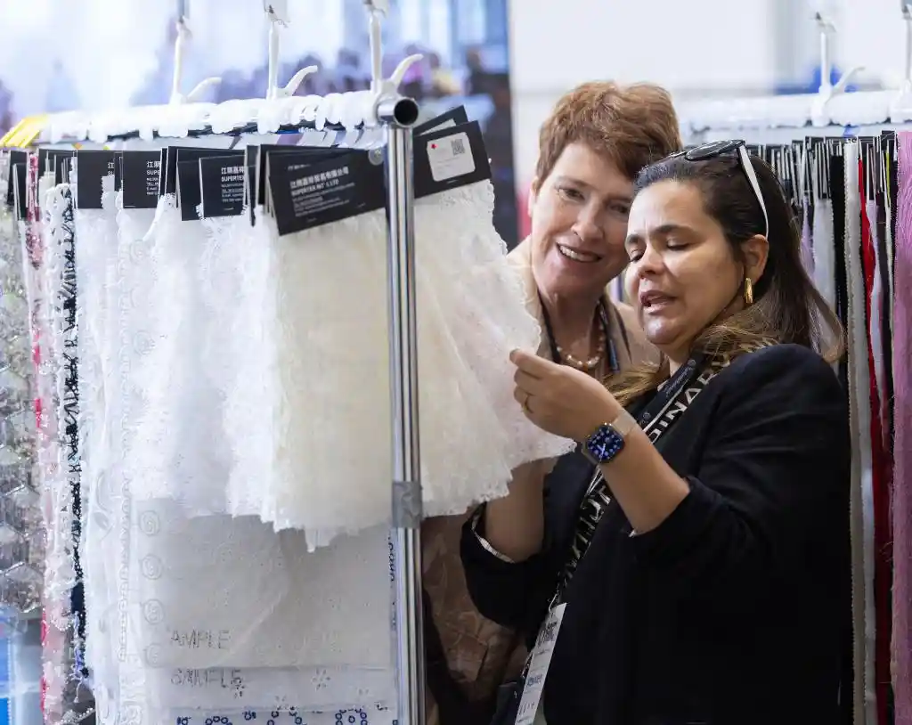 中国智造惊艳加拿大纺织采购展