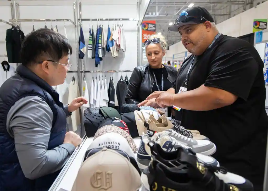 中国智造惊艳加拿大纺织采购展