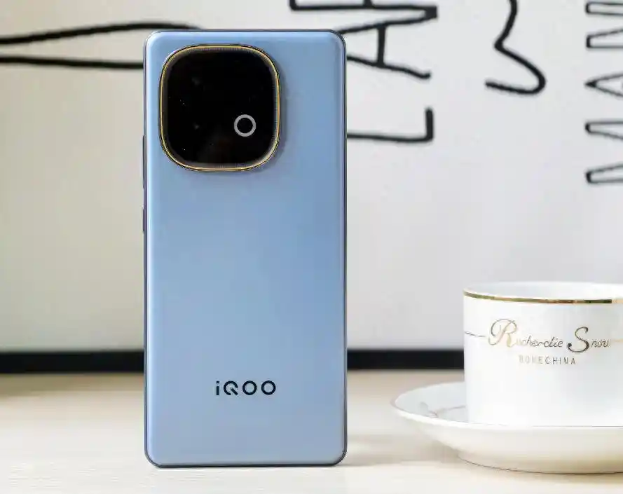 2025中端神机来袭：512GB超值配置，用到2031年也香！