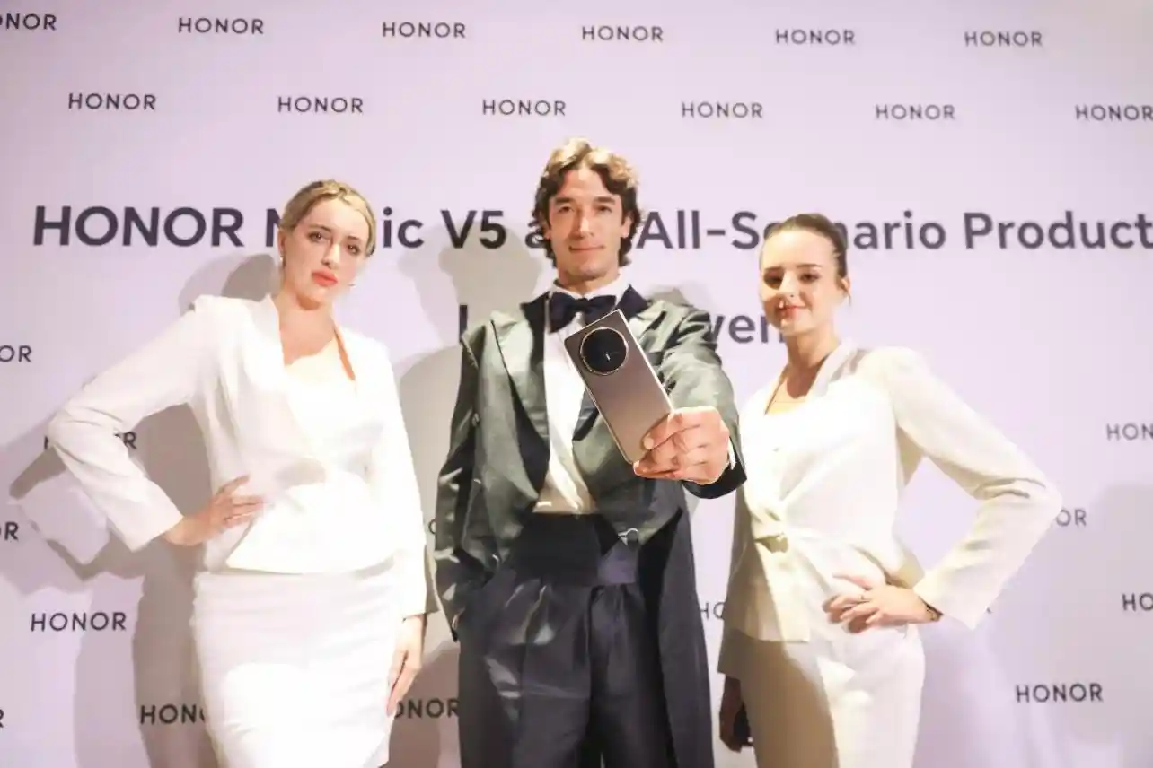 荣耀Magic V5欧洲首发,折叠屏新篇启幕