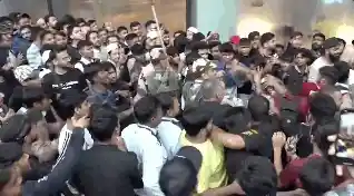 iPhone 17需求爆棚！摩根大通紧急上调苹果目标价，市场狂潮将至