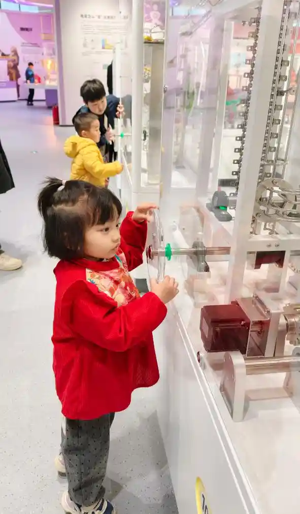 假期艺术之旅：展馆里的别样风景