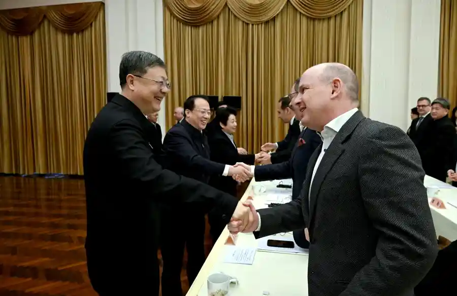 上海新年第一会释放优化营商环境新信号