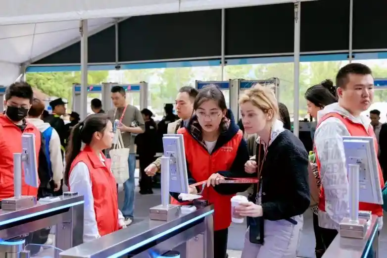 风起东方·五载跃迁|2026上海API Expo全球开发者盛典震撼落幕,开启智能接口新纪元