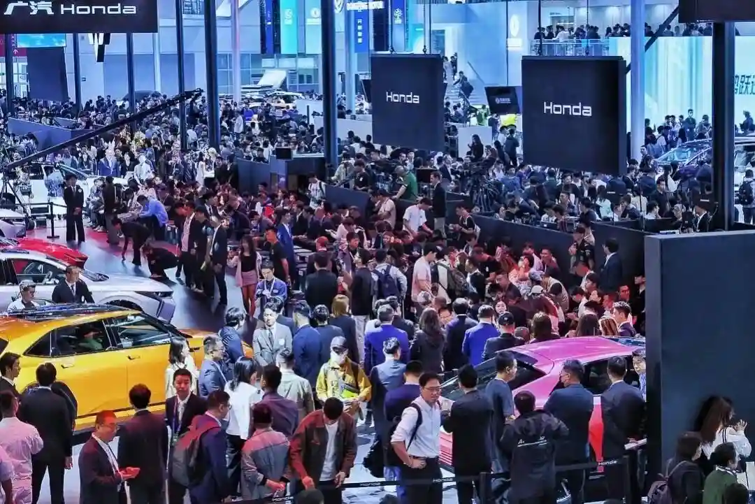 2026北京车展震撼升级！双馆狂飙至38万㎡，智能电动新物种集体破圈登场